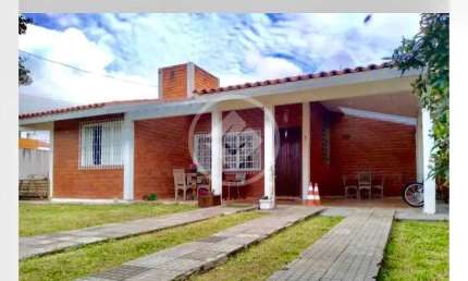 Casa a três quadras da praia de Canasvieiras codigo: 70935
