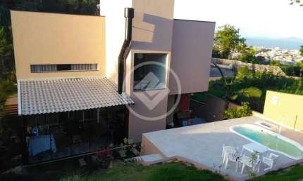 Bela casa no Condominio Altos de São José codigo: 75410