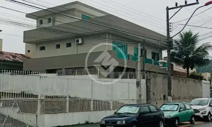 Casa incrível com 5 dormitórios (sendo 4 suítes) e terraço vista mar em são josé codigo: 79805