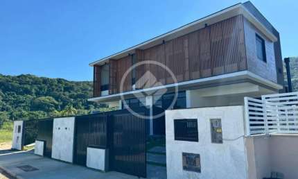 Casa com 3 quartos (sendo 1 suíte)- Villa Pamplona codigo: 80545