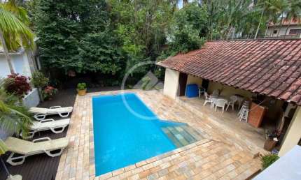 Linda casa a poucos metros da avenida Beira Mar codigo: 87022