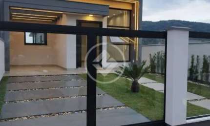 Casa de Alto Padrão com 3 Quartos no Alto Aririú - Palhoça/SC codigo: 89216