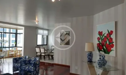 Excelente apartamento com 4 dormitórios na rua mais charmosa do Centro de Florianópolis codigo: 89252