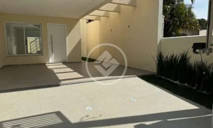 Linda casa duplex à 600 metros da praia dos Ingleses codigo: 89211