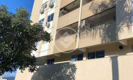Confortável e aconchegante apartamento com 3 quartos sendo 1 suíte à venda no Carvoeira codigo: 116597