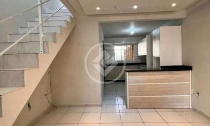 Sobrado no bairro Nova Palhoça - Aceita permuta próximo ao Shopping Via Catarina codigo: 117459