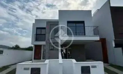 Sobrado 200 metros da praia do Campeche - Casa 02 codigo: 121626