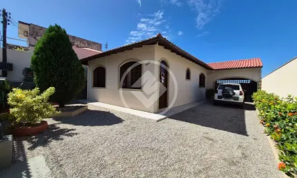 Casa à venda com terreno de 453m² no bairro serraria, são josé/sc codigo: 133428
