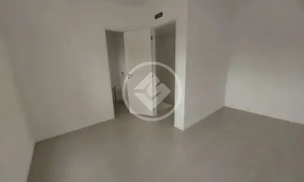 Casa em condomínio fechado no campeche sul próximo a praia onde o sol nasce primeiro codigo: 135785