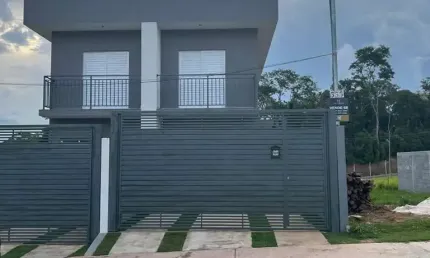 Casa á venda pronta pra morar - Cotia/ 3 dormitórios - 1 suíte - 2 banheiros - 2 vagas