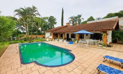 Casa em condomínio/ Cotia -SP  3 dormitórios - 1 suíte - 10 vagas