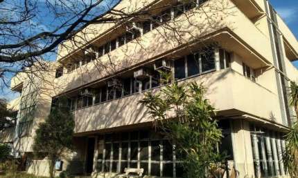 Prédio comercial para locação, São João, Porto Alegre.