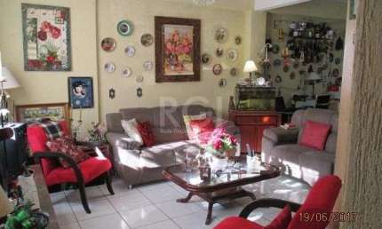 Casa com 5 dormitórios à Venda, 182 m² de R$450.000,00 por R$ 320.000,00 - Vila