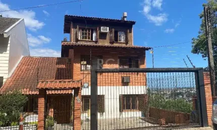 Casa Com 5 Dormitórios Para comprar , 280 m² por R$ 780.000,00 - Teresópolis - P