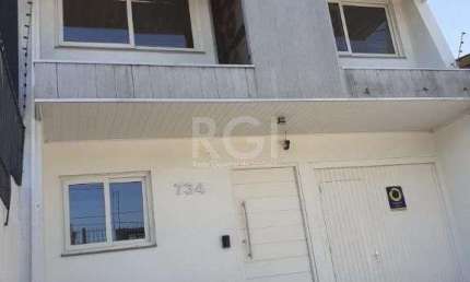 Casa Para comprar Com 7 Dormitórios 244 m² Por R$ 1.150.000,00 - Glória - Porto