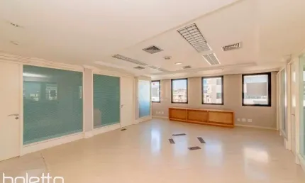 Conjunto Comercial de 129,57m2 nas Três Figueiras para comprar