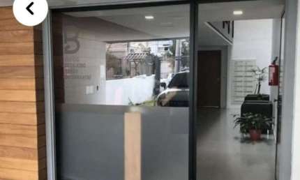 Sala Comercial a venda no bairro Menino Deus com 30 m² por:R$ 180.000,00