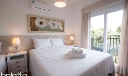 Apartamento com 1 dormitório para alugar, 52 m² por R$ 2.600,00