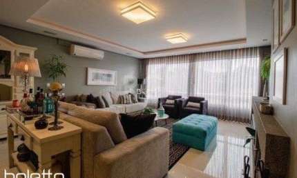 Excelente Casa para Comprar  com 3 Suítes no Bairro Chácara das Pedras