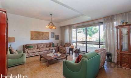 Apartamento para Comprar com 3 dormitórios com suíte e 195m² com até 4 vagas