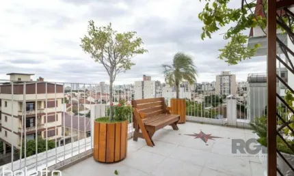 Cobertura com 3 dorms, 2 vagas e amplo terraço no Partenon