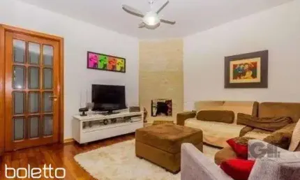 Casa com 7 Quartos e 6 vagas à Venda, 470 m² no Bairro Petrópolis
