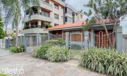 CASA CHACARA DAS PEDRAS 207 METROS , COMPLETAMENTE REFORMADA
