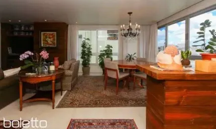 Vende-se amplo apartamento de 195m², 3 Suítes, 3 Vagas, localizado no bairro Bel