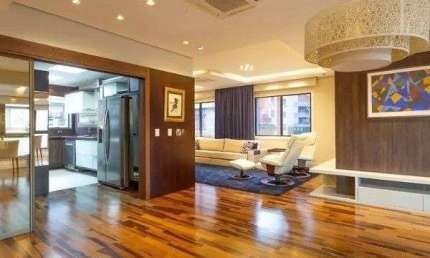 Vende-se amplo apartamento luxuoso 3 suítes e 3 vagas, hidro, mobiliado, dependê