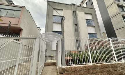 Boletto Imóveis aluga excelente apartamento 2 dormitórios, totalmente reformado