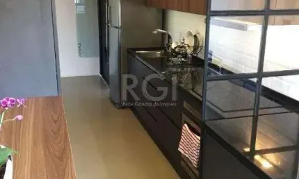 Apartamento para alugar no Max Haus , 68,50 m² por R$ 3.800,00- Petrópolis - Por