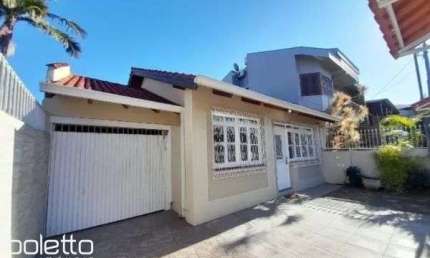 Casa para locação de 181m2, 2 vagas, por R$ 3.600,00 no Bairro Passo D`Áreia