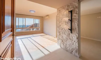 Apartamento com 3 suítes com vista e totalmente reforamdo no Moinhos de Vento
