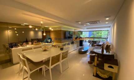 EXCELENTE OPORTUNIDADE DE COMPRA DE APARTAMENTO DE 136M&#178; TOTALMENTE REFORMADO NO BAIRRO DO ESPINHEIRO