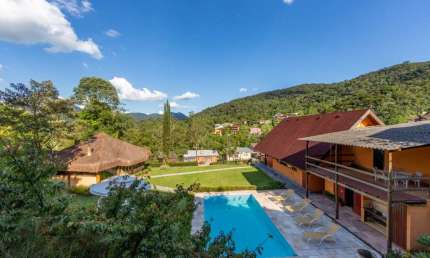 Casa com 4 quartos em condomínio no Comary, Teresópolis.