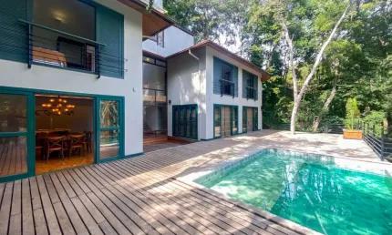 Casa com 5 quartos em condomínio em Itaipava, Teresópolis.