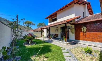 Casa com 3 quartos à venda na Rua Castro Alves, 71, Carlos Guinle, Teresópolis