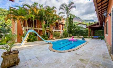 Casa com 4 quartos em condomínio em Quebra Frascos, Teresópolis.