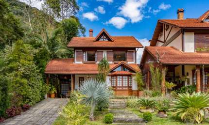 Casa com 6 quartos em condomínio na Granja Guarani, Teresópolis.