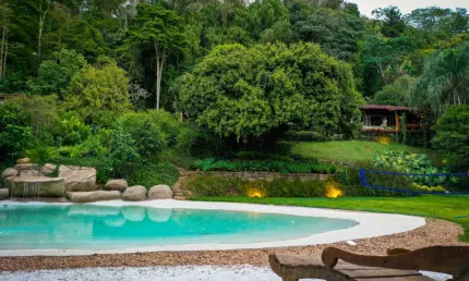 Casa com 4 quartos em condomínio no Cuiabá, Petrópolis.