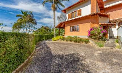 Casa com 4 quartos em condomínio no Quebra Frascos, Teresópolis.
