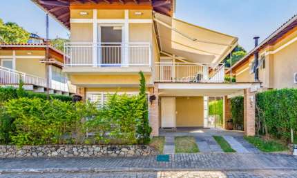 Casa com 4 quartos em condomínio em Nogueira, Petrópolis.