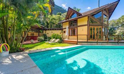 Casa com 3 quartos à venda na Estrada da Mata, 655, Araras, Petrópolis