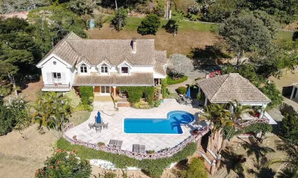 Casa com 3 quartos em condomínio no Cuiabá, Petrópolis.