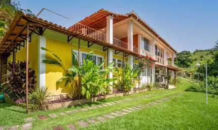 Casa com 6 quartos em condomínio no Cuiabá, Petrópolis.