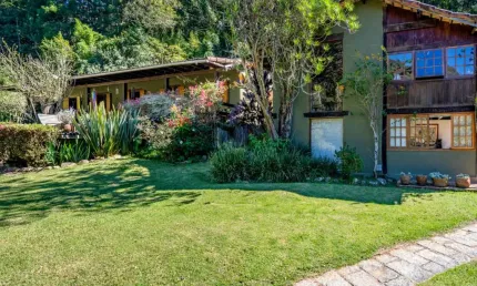 Casa com 5 quartos em condomínio em Araras, Petrópolis.