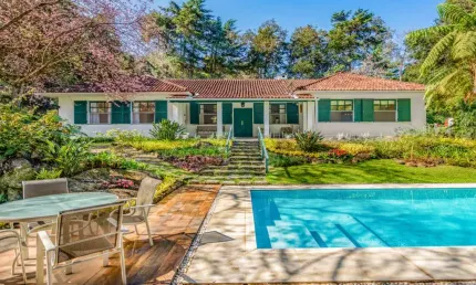 Casa com 4 quartos em condomínio em Araras, Petrópolis.