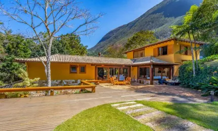 Casa com 4 quartos em condomínio em Araras, Petrópolis.