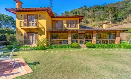 Casa com 4 quartos em condomínio em Araras, Petrópolis.
