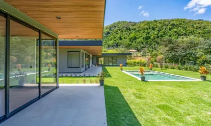 Casa em condomínio fechado com 4 quartos à venda na Estrada do Rio Acima, 50, Pedro do Rio, Petrópolis